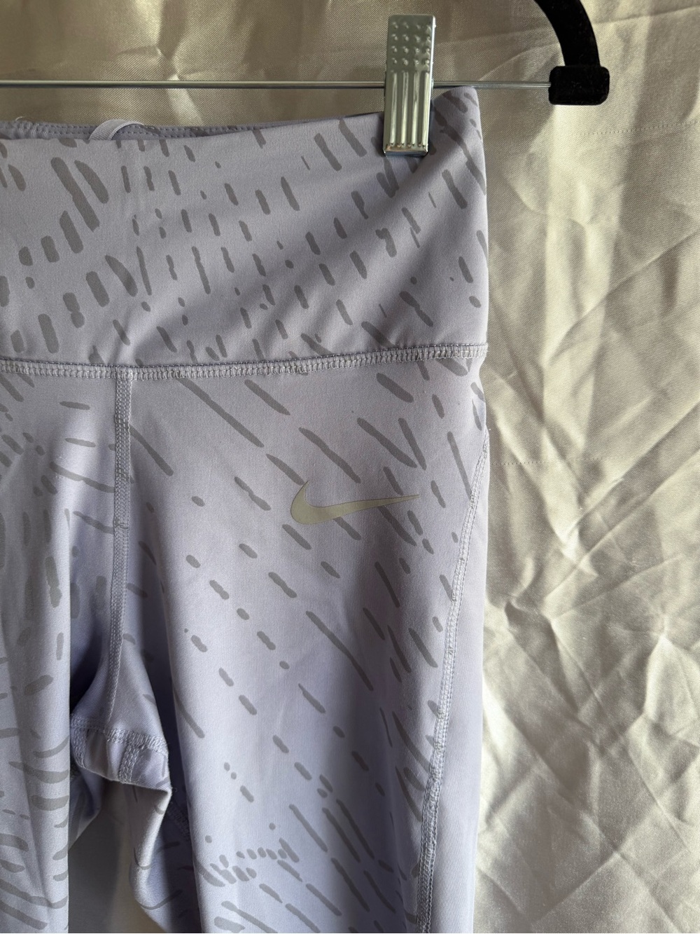 Nike Dry Fit Run Division Fast Reflective Running Leggings Size Small - Picture 3 of 5